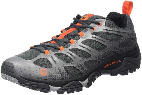 GORE-TEX waterproof walking shoes